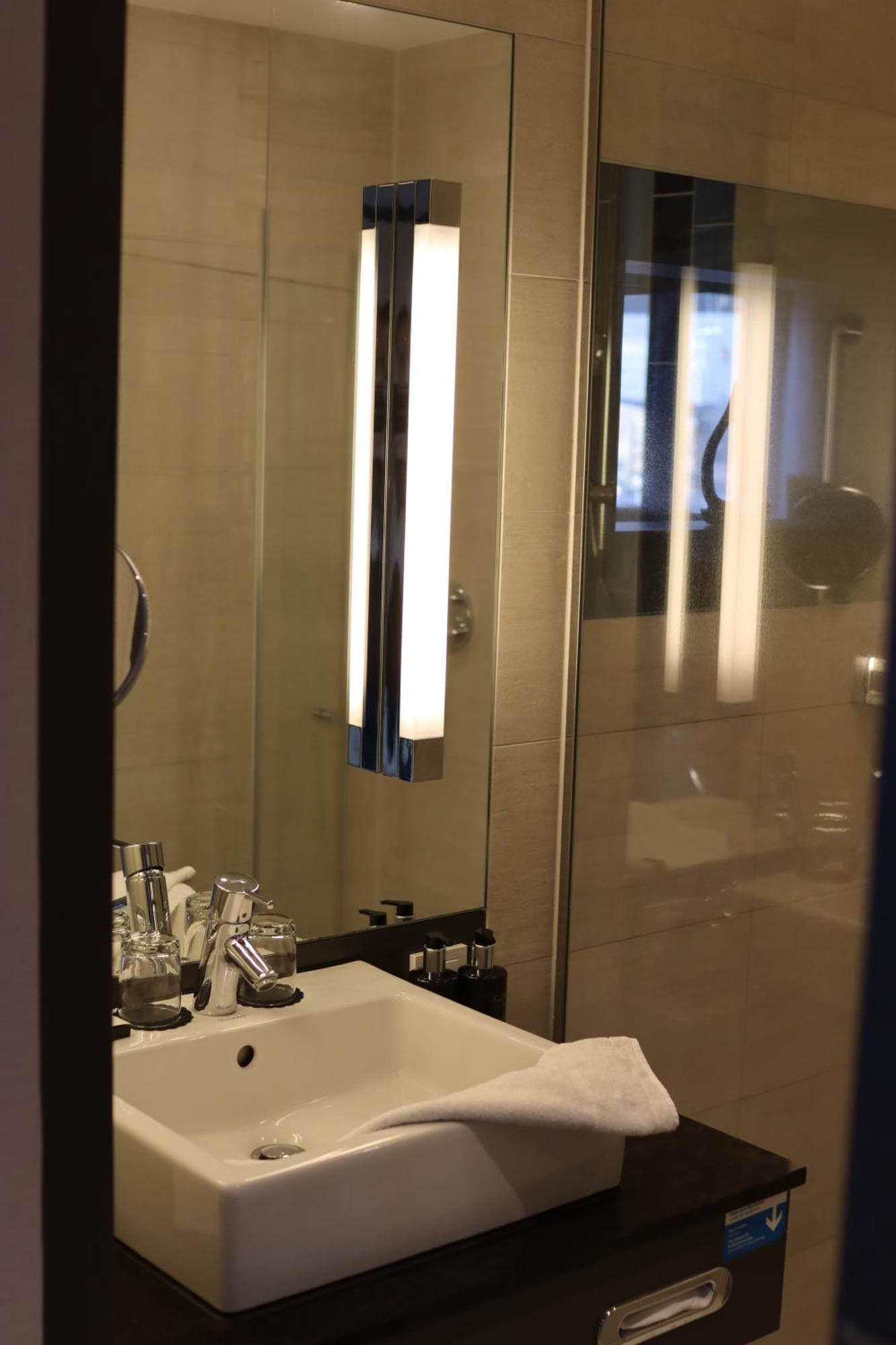 Hafenhotel Meereszeiten Heiligenhafen Ngoại thất bức ảnh