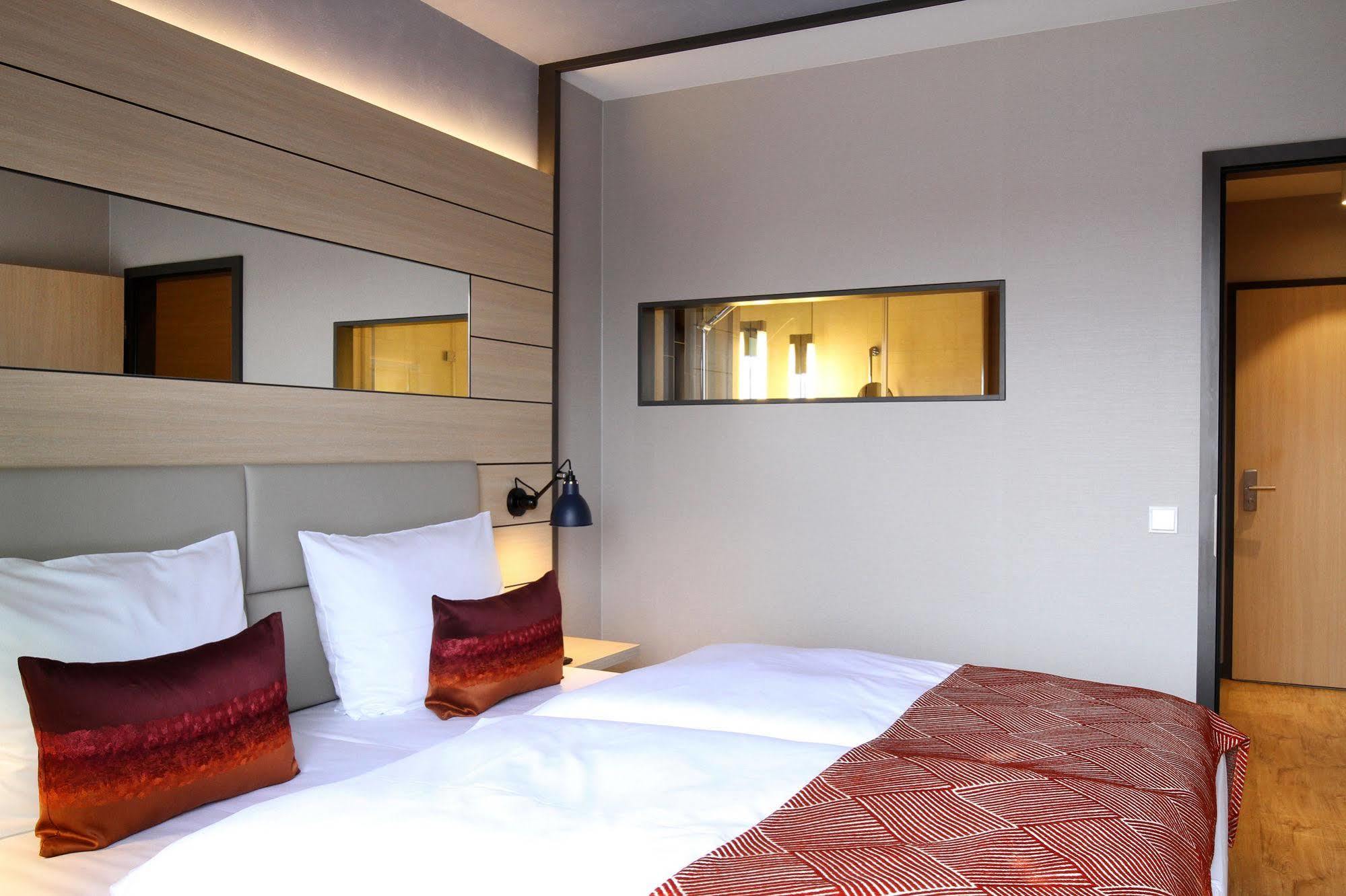 Hafenhotel Meereszeiten Heiligenhafen Ngoại thất bức ảnh