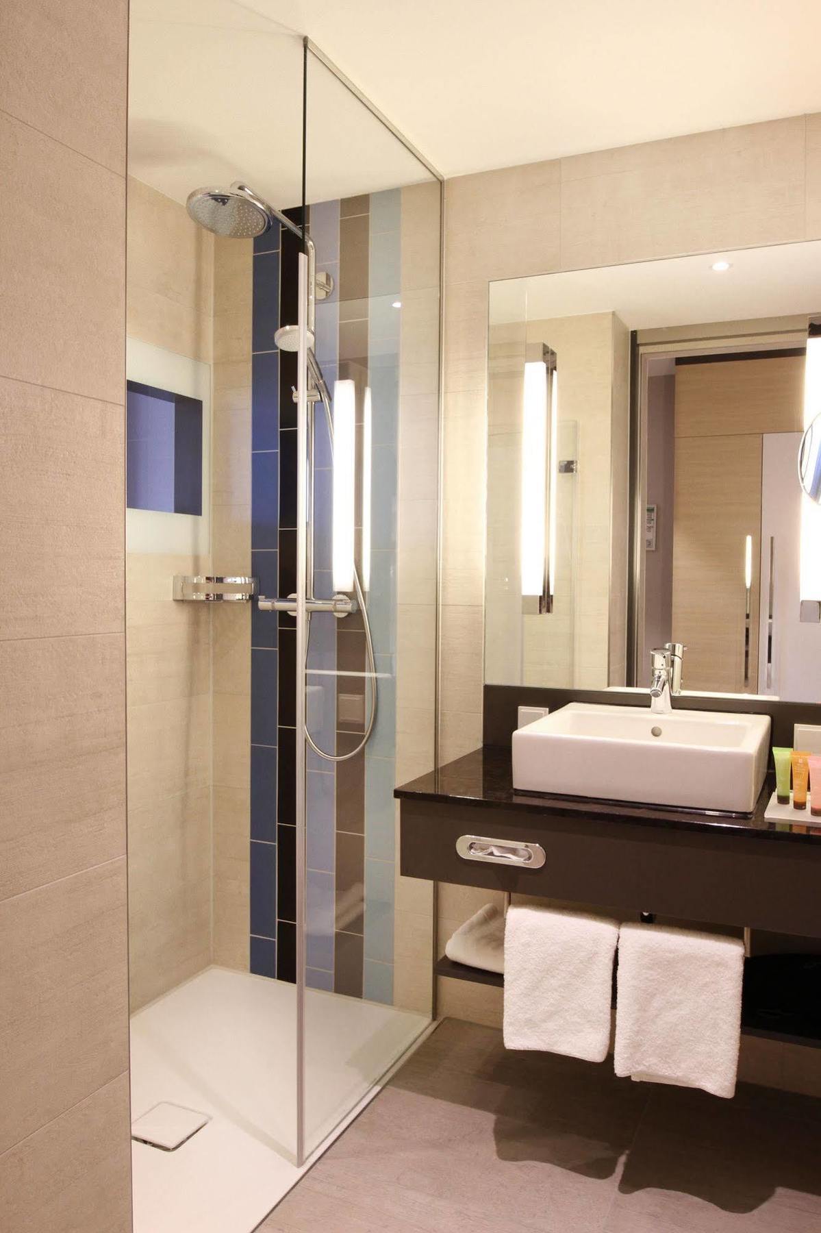 Hafenhotel Meereszeiten Heiligenhafen Ngoại thất bức ảnh