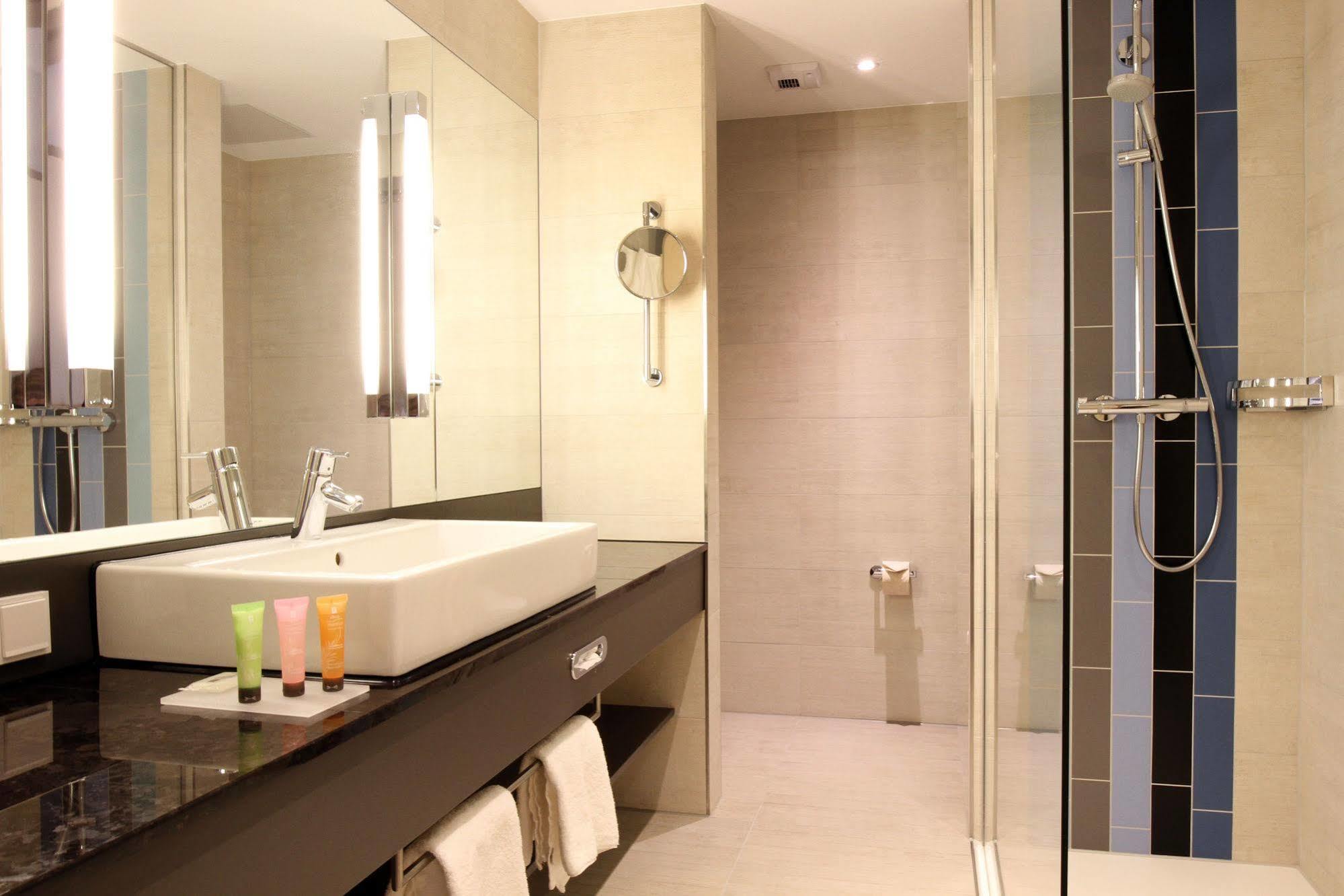 Hafenhotel Meereszeiten Heiligenhafen Ngoại thất bức ảnh