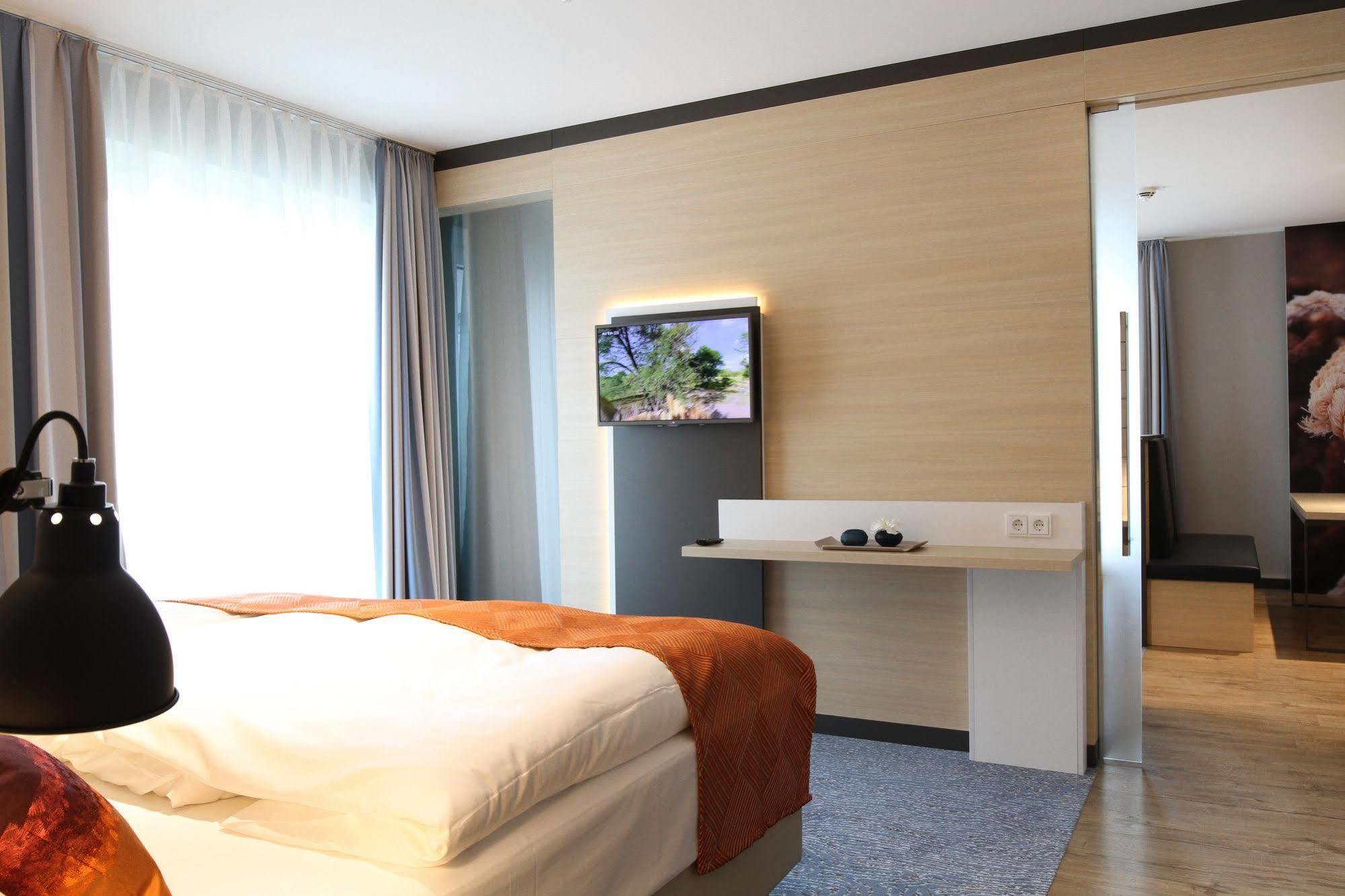 Hafenhotel Meereszeiten Heiligenhafen Ngoại thất bức ảnh