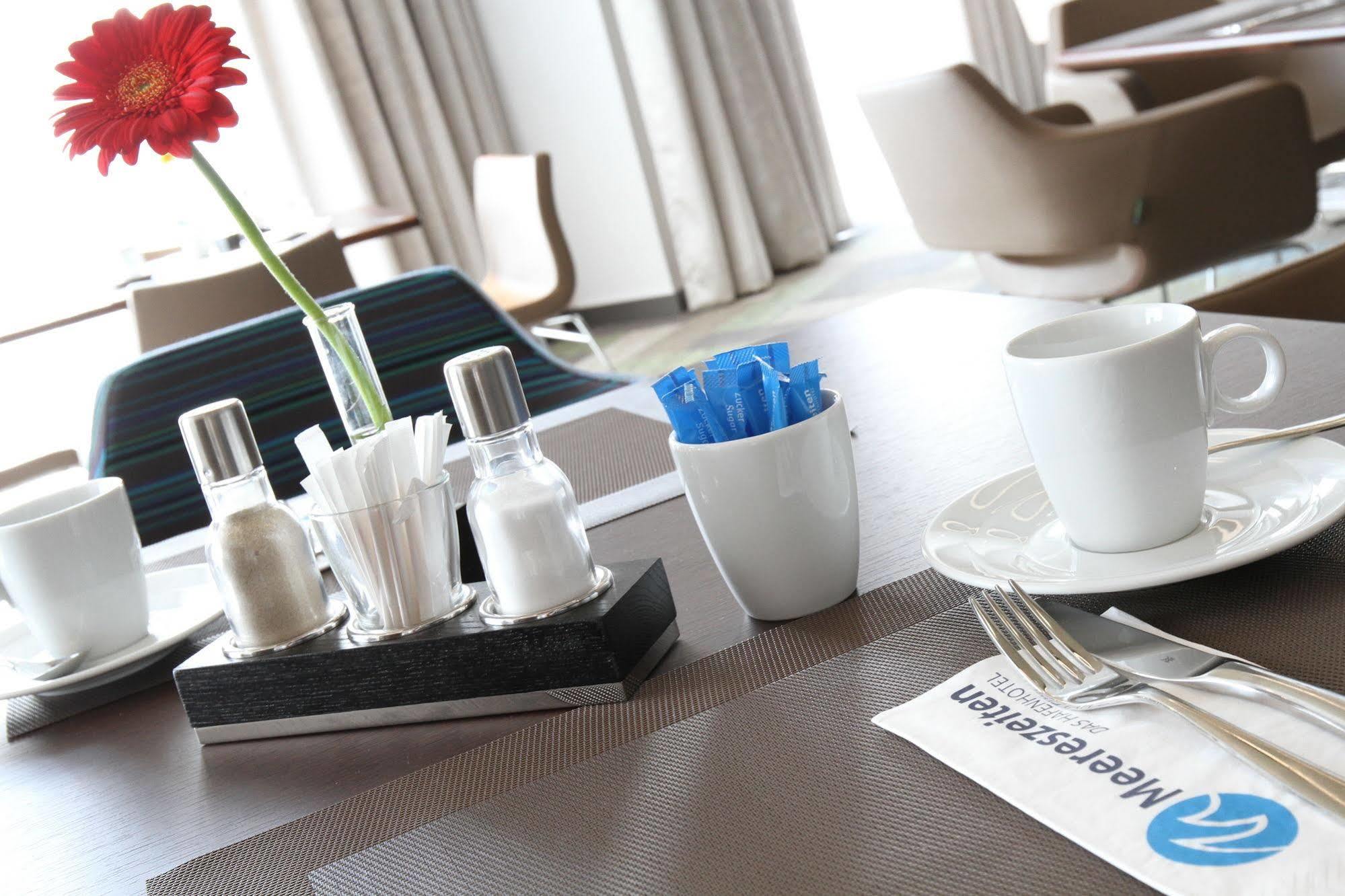 Hafenhotel Meereszeiten Heiligenhafen Ngoại thất bức ảnh